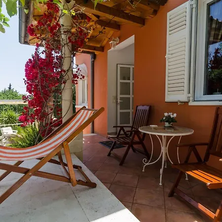 Gemma - Four Bedroom With Terrace And Swimming Pool Villa