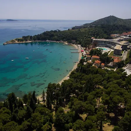 Gemma - Four Bedroom With Terrace And Swimming Pool