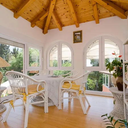 别墅 Gemma - Four Bedroom With Terrace And Swimming Pool *