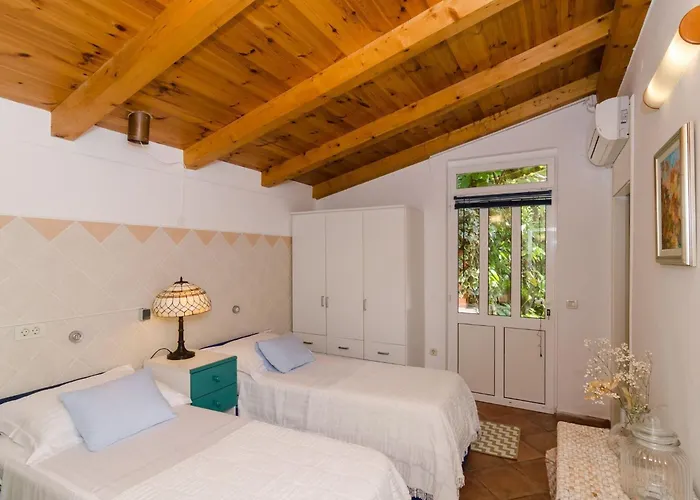 别墅 Gemma - Four Bedroom With Terrace And Swimming Pool *