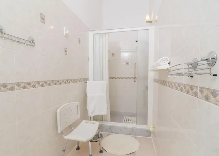 Gemma - Four Bedroom With Terrace And Swimming Pool *