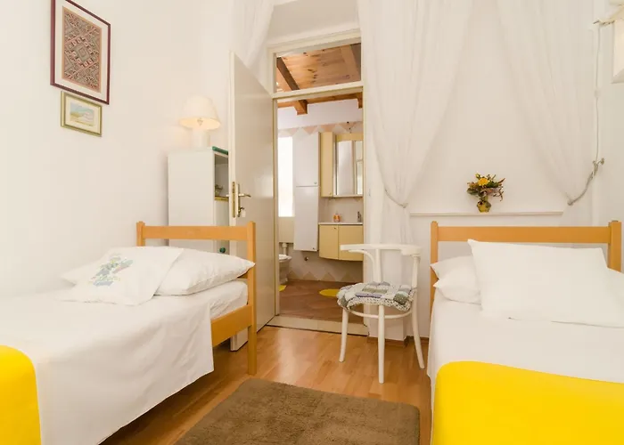 Gemma - Four Bedroom With Terrace And Swimming Pool Mlini