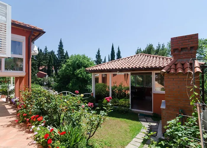 Gemma - Four Bedroom With Terrace And Swimming Pool *