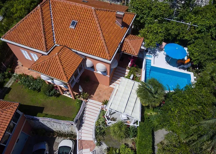 Gemma - Four Bedroom With Terrace And Swimming Pool *