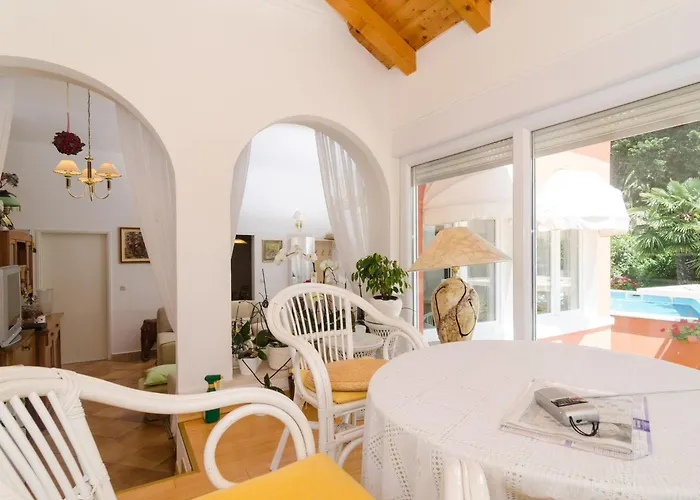 Willa Gemma - Four Bedroom With Terrace And Swimming Pool