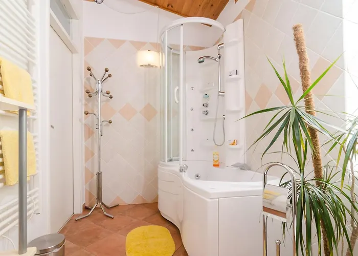 Gemma - Four Bedroom With Terrace And Swimming Pool *