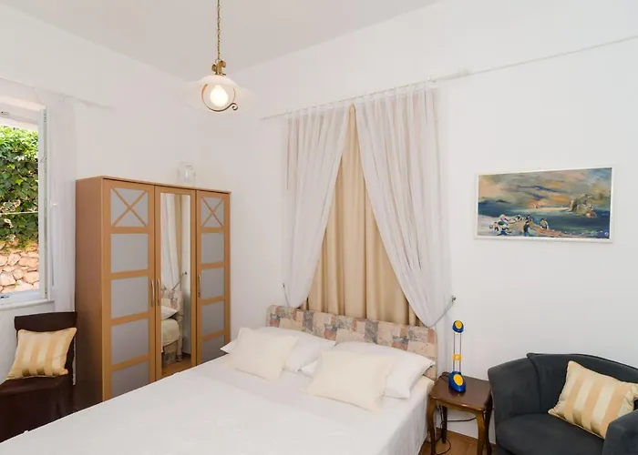 Gemma - Four Bedroom With Terrace And Swimming Pool 米利尼