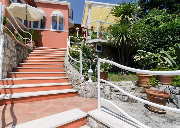 Gemma - Four Bedroom With Terrace And Swimming Pool Willa